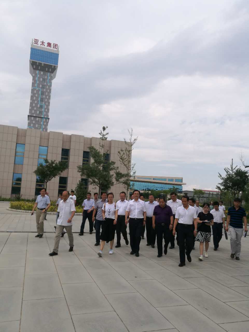 ����Ժ��ʮ�˶�����һ�����п�����������esball��ʿ�ٵ��ݳ�